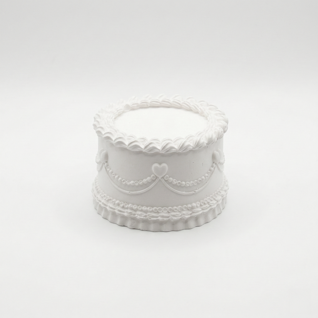 Heart Detail Ceramic Cake