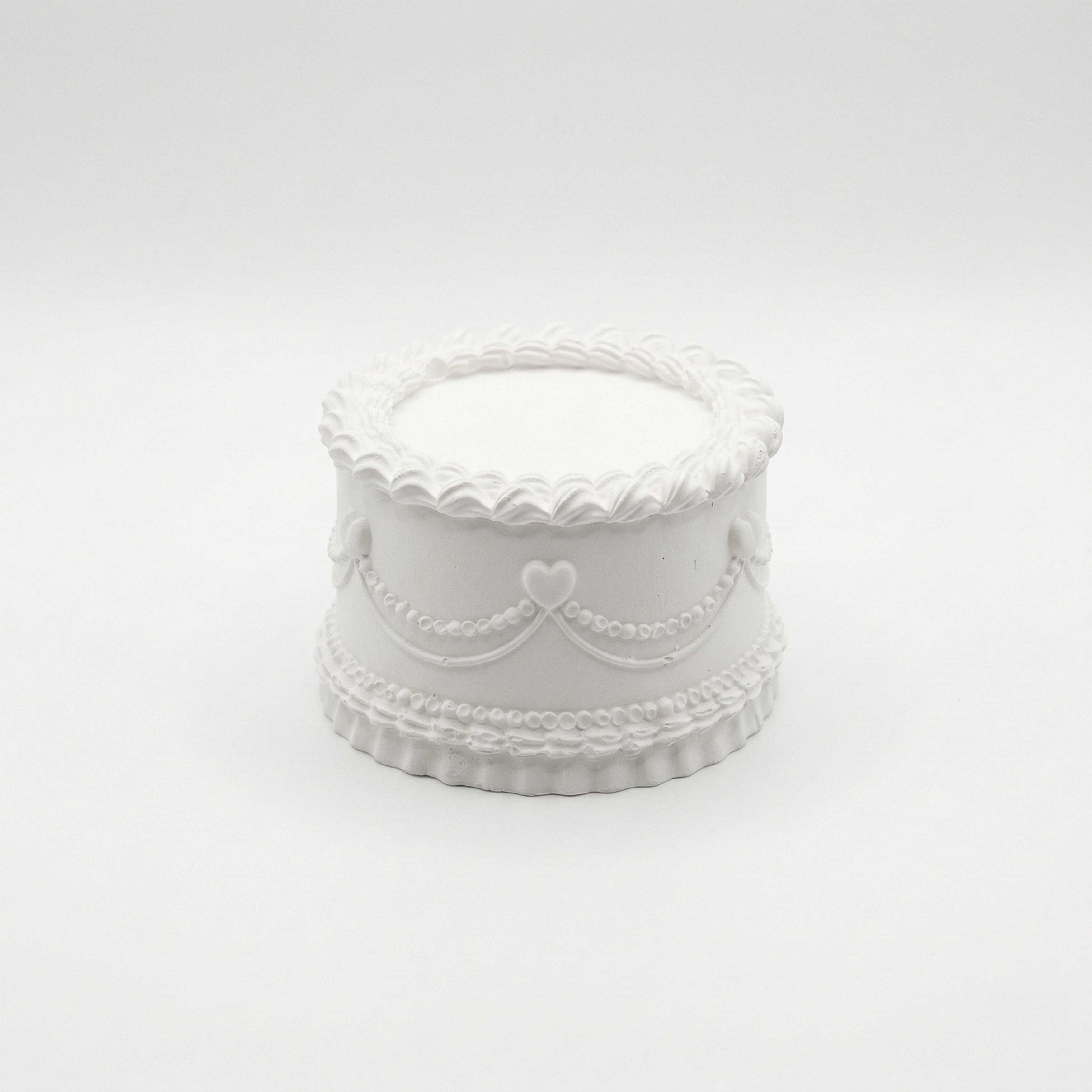 Heart Detail Ceramic Cake